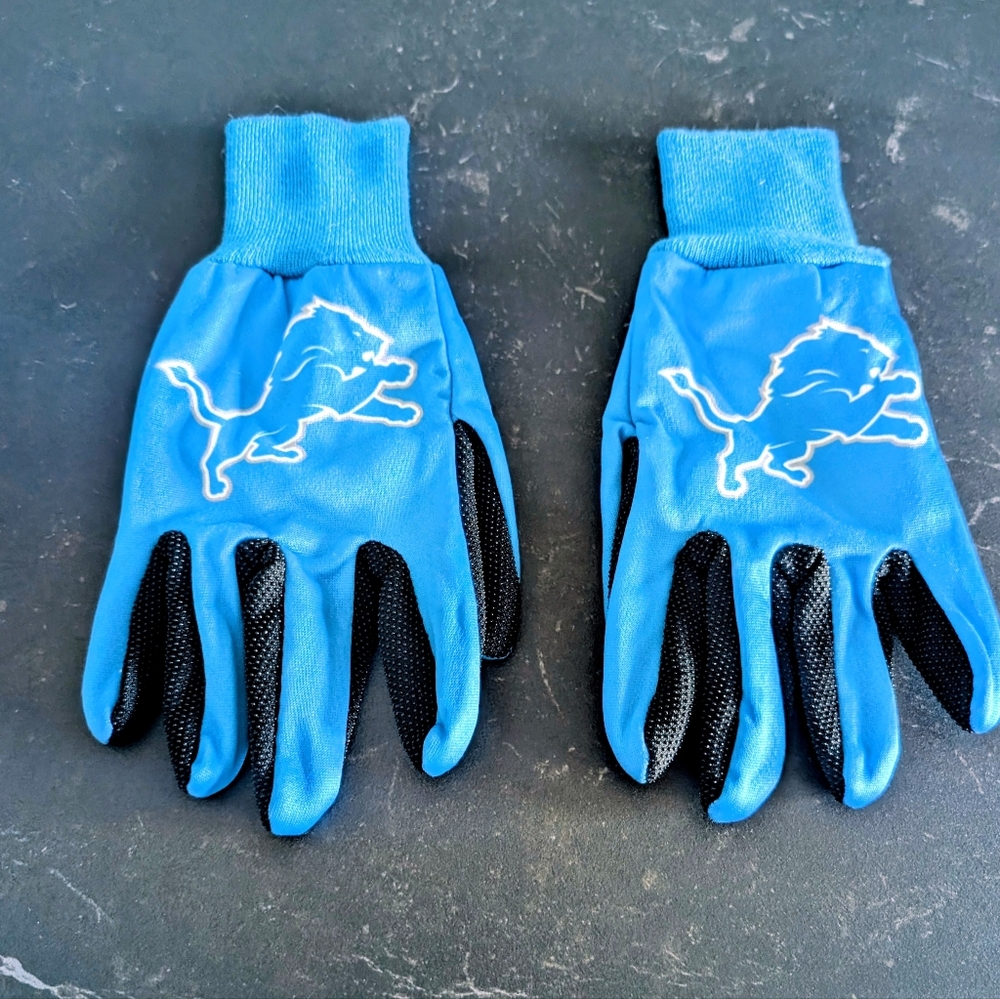 Blue Sports Gloves with Detroit Lions Logo